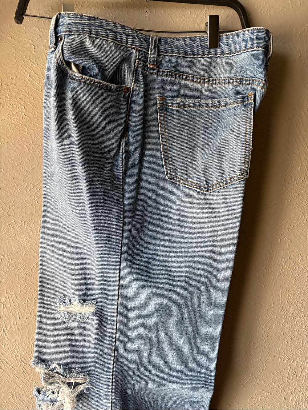 Light Blue Distressed Jeans y- Classic Straight Fit